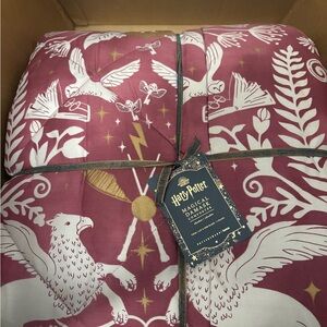 Pottery Barn Harry Potter Twin Comforter/Stary Night Shimmery Gold Bedskirt Twin